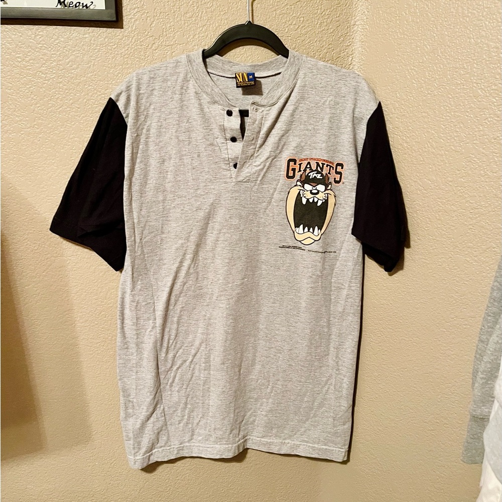 Vintage Looney tunes SF Giants shirt with buttons